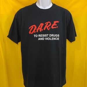 Vintage 90s DARE To Resist Drugs Black T-Shirt L